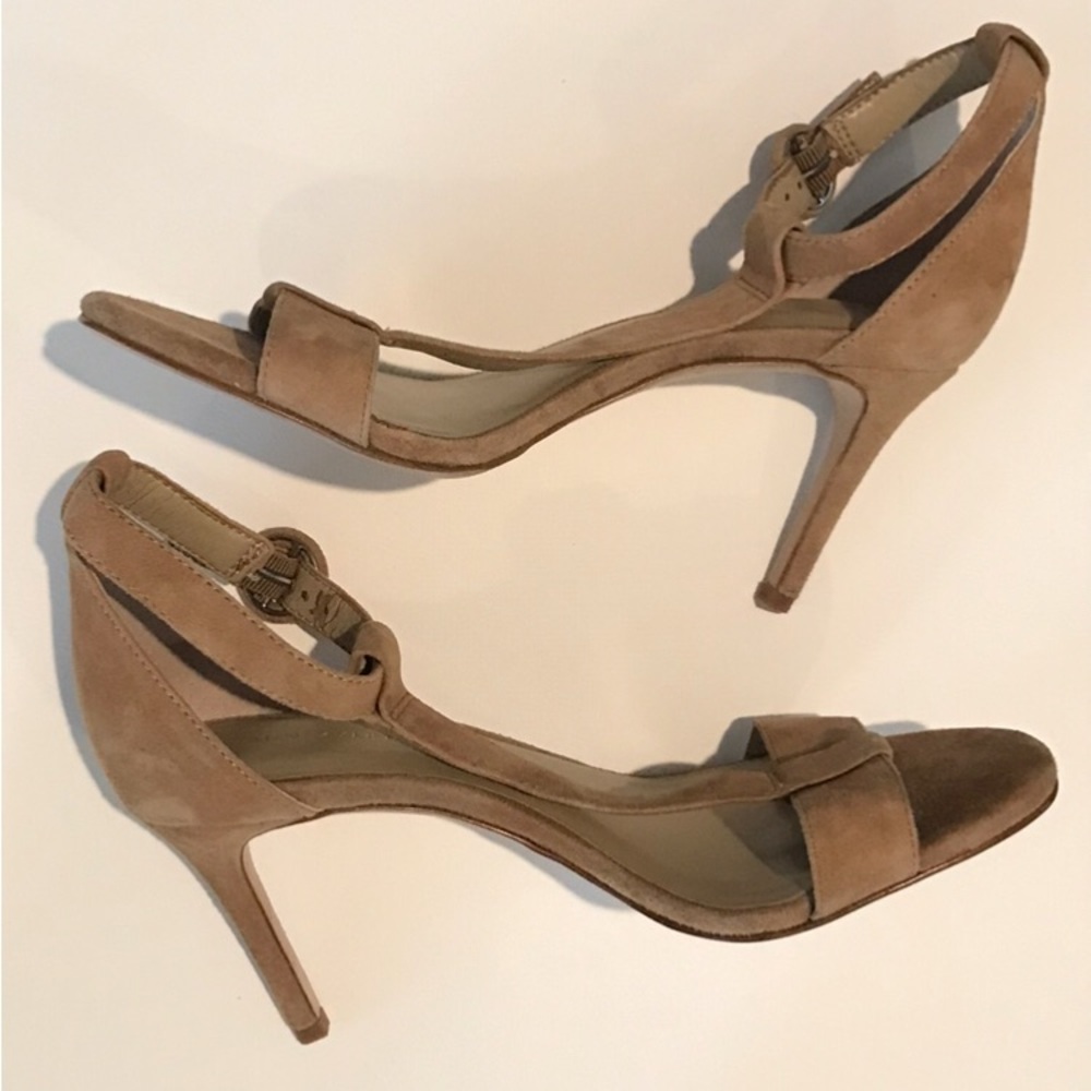 NWOT Ann Taylor Suede Demi T-Strap Sandals. Size 6M